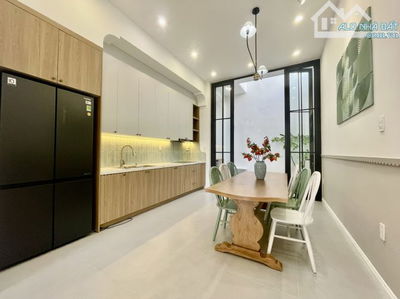 VÔ CÙNG ĐẸP! PHONG CÁCH NHẬT HIỆN ĐẠI, FULL NỘI THẤT Ở NGAY – Ô TÔ ĐỖ GARA – CHỈ XÍU 8 TỶ