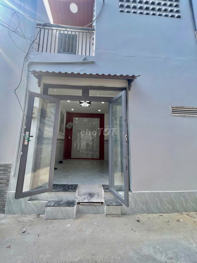 Nhà Quận 12 Sau lưng Siêu Thị Mega Mall hẻm thông ô tô tới nhà 5x6m