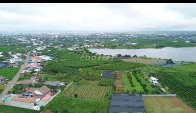 Tôi cần bán gấp đất cạnh  hồ Lộc Thanh Bảo Lộc hơn 1000m2 có 200 đất ở