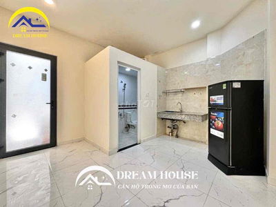 PHÒNG MÁY LẠNH GIÁ RẺ - KẾ NGAY BAN CÔNG - Ở ĐƯỢC LIỀN - TỰ DO GG