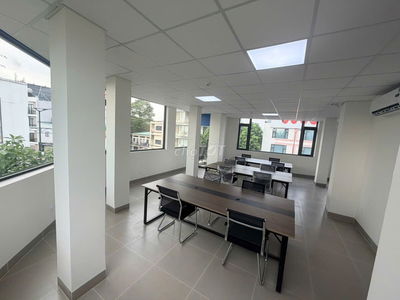 nhà 3 mặt tiền cho thuê văn phòng Tặng Thuê Tháng 1