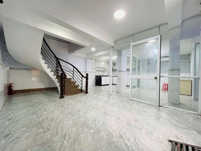 Nhà 1 Trệt 2Lầu có 3pn 3wc 3máy lạnh hẻm xe hơi cạnh Vạn Phúc 10triệu