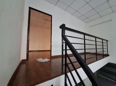 Nhà góc 2 mặt tiền hẽm ôtô