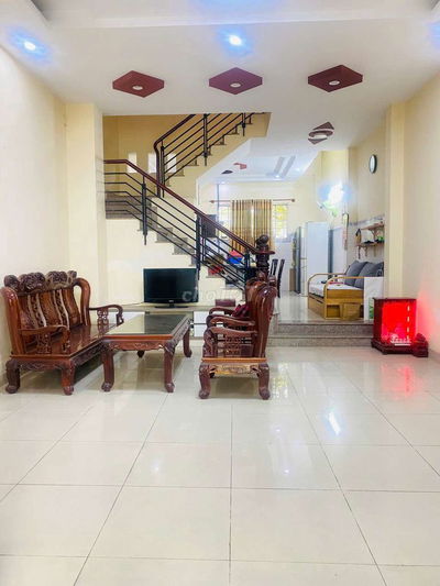 Cần bán nhà .P ĐHT Q12 nguyễn văn Quá .DT 5x15 .1 trệt 2 lầu 3PN  3WS