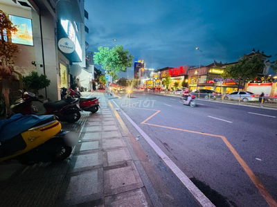 QUẬN 3 - MẶT TIỀN VIP - NAM KỲ KHỞI NGHĨA - NỞ HẬU - 67M2