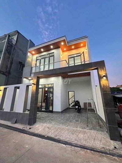 Nhà Phú Hoà Ngang 7,66m. 1 trệt 1 Lầu 4pn sân oto