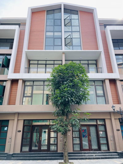 Cắt lỗ bán gấp liền kề - Vin3. DT: 80m2 mặt tiền 5m. Trục đường thông gần Vịnh biển và đại lộ.