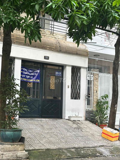 Ký Túc Xá Nữ cổng chính Đại Học Văn Lang(5-6ng/ phòng 33m2)