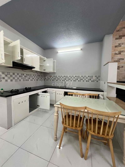 ✅✅Cho thuê nhà nguyên căn cho gđ ở rộng rãi sạch sẽ hẻm 1135 HTP