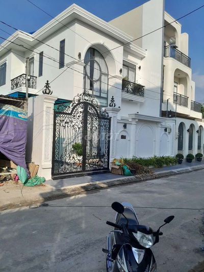 Biệt thự mới ken sạch đẹp ở ngay