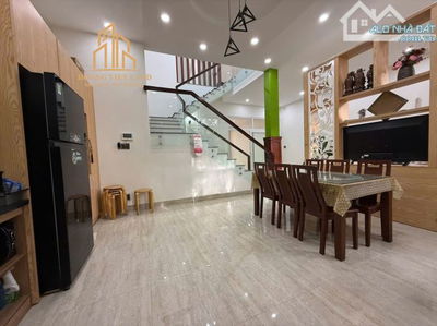 Nhà mặt tiền Hồ Tùng Mậu, Cách đô thị EcoPalcae 100m, vị trí đẹp, Buôn Ma Thuột,