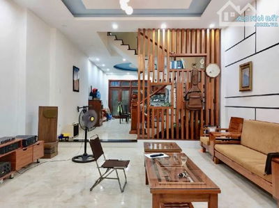 SẬP HẦM! BÁN NHÀ MẶT PHỐ CẠNH BIỂN MỸ KHÊ – 2 TẦNG Ở LUÔN – 100M2, NGANG 5M – XÍU 8 TỶ TL