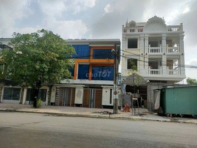 CHO THUÊ NHÀ MẶT TIỀN KHU TÊN LỬA