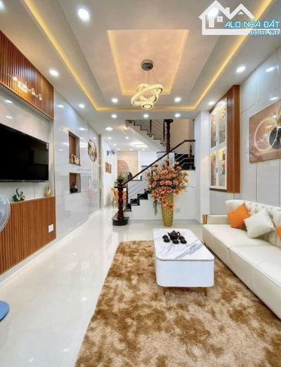 Bán nhà đang cho thuê 12tr/ tháng Nơ Trang Long, Bình Thạnh. Giá: 2 tỷ 520tr. sổ riêng