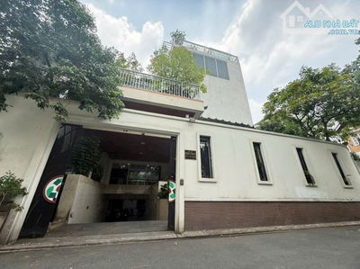 Gấp! Biệt Thự - Nguyễn Minh Hoàng, K300, P12, Tân Bình, 9x21m, 1 hầm 5 lầu, full Nội Thất