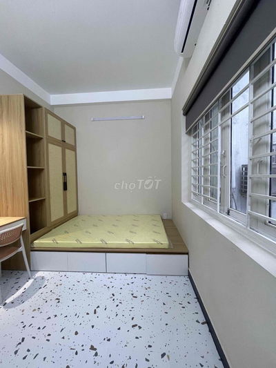 Căn hộ studio cửa sổ tách bếp full nội thất