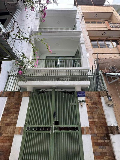 Cho thuê phòng 30m: 25/83 Cửu Long, balcon 8m