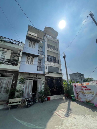 Bán nhà vườn lài gần cầu sắt nhà 1 lửng 3 lầu