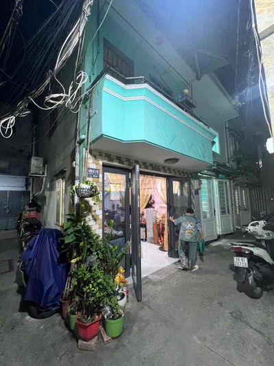 Cho thuê nhà nguyên căn p10 gv 7 tr