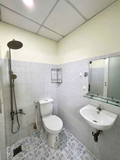 Phòng có gác lửng-trưa máy lạnh.