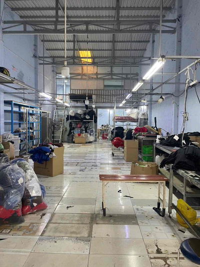 cho thuê kho 200m có sẵn 3 pha hẻm xe tải thông đường liên khu 4 5.