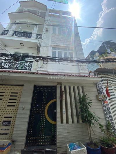 Nhà đẹp nguyên căn, đường Lạc Long Quân DT: 4x13m 4 tầng cho thuê 15tr