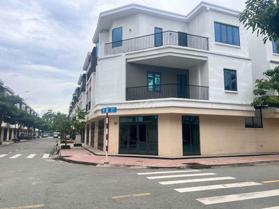 Bán nhà phố 1 trệt 2 lầu + sân vườn tại Lavela Garden – Bình Chuẩn