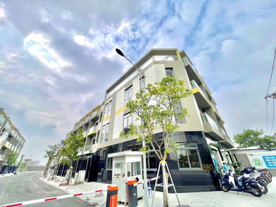 Cuối năm kẹt tiền bán lỗ, Nhà phố 4T MT Bình Thung - Chỉ 4,8 tỷ