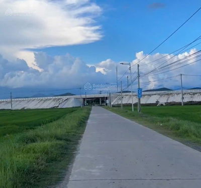 ĐẤT MẶT TIỀN LIÊN XÃ GIÁ ĐẦU TƯ - TIỀM NĂNG TĂNG GIÁ CAO - GẦN CHỢ - KHU DÂN CƯ
- NÚT GIAO CAO TỐC