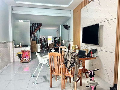 Bán nhà 1/ Thạnh lộc 19 HXH Thông , dt 68m2 (4x18m2) giá 4,6 tỷ