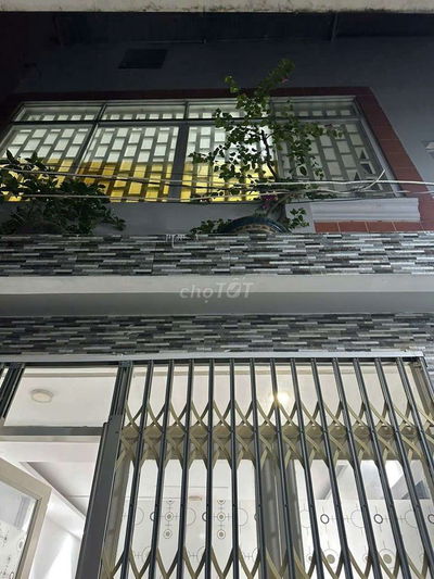 Nhà thuê  mới ken 4*9 trệt lầu   cực rẻ f10