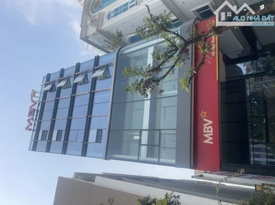 Bán gấp căn góc mặt phố Phạm Văn Đồng, Ngoại Giao Đoàn,2 đường vỉa hè kinh doanh 146m2 65ỷ