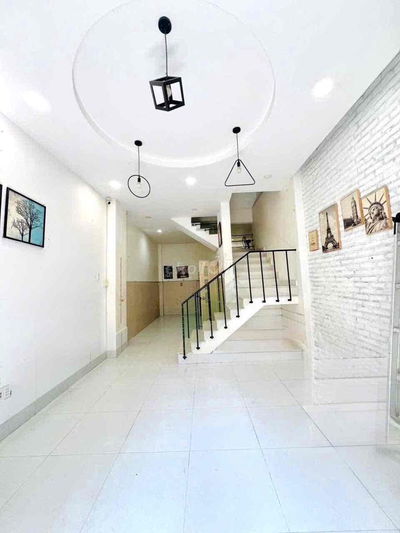 NHÀ ĐẸP 2 TẦNG - ĐƯỜNG 5 MÉT - VÒNG XOAY AN DƯƠNG VƯƠNG , VÕ VĂN KIỆT