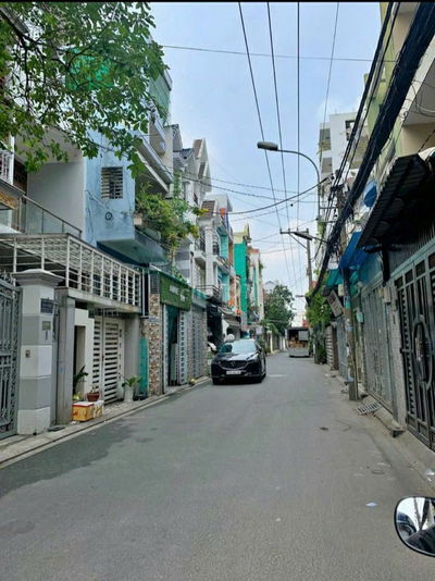 NHÀ  LẦU CHO THUÊ. ĐƯỜNG THÔNG.GẦN CHỢ PHẠM VĂN BẠCH. P15.TÂN BÌNH 9TR