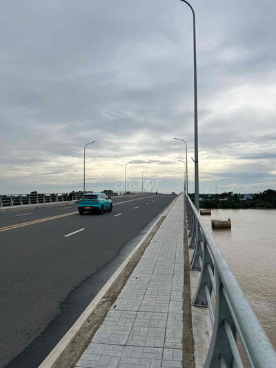 + Mặt Tiền HL7  + Mặt sau Giáp Sông Lớn ĐN