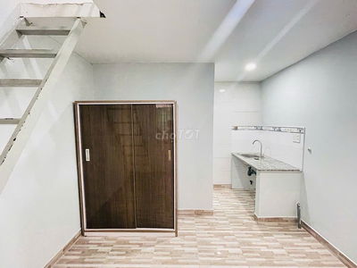 Phòng trọ có gác, máy lạnh giá rẻ ở Phạm Văn Bạch, P15, Tân Bình