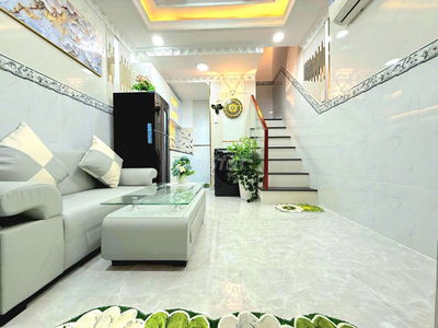 Nhà sổ hồng kế quận 7 1 lầu gần mặt tiền giá 1.28 tỷ