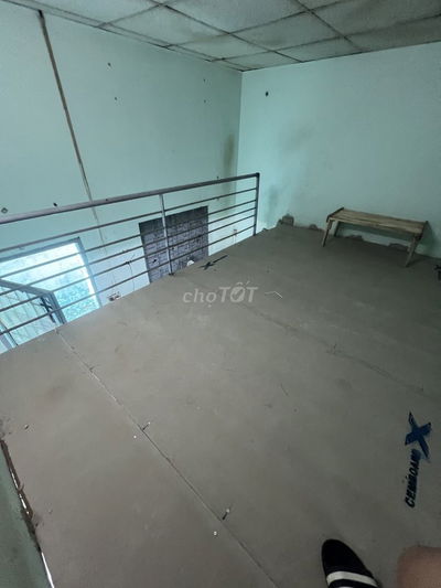 Phòng trọ 15m2,1 gác, 2 người, đường Tân Sơn gần sân Golf Tân Sơn Nhất