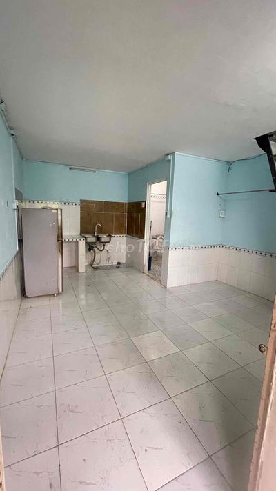 trọ ngay vòng xoay phú hữu dtsd 60m2 sạch sẻ