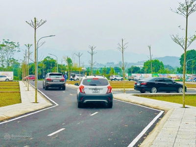 Bán 108m tại phường tùng thiện sơn tây.Đường trải nhựa trước đất 2 oto tránh nhau tiện ích đầy đủ.