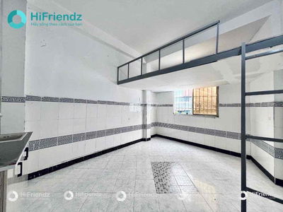 CĂN PHÒNG GIÁ RẺ CỬA SỔ TRỜI NHƯ HÌNH THOÁNG MÁT