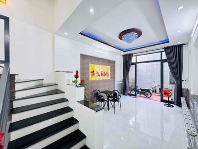 NHÀ 3 TẦNG 2MT CỰC THOÁNG NHÀ CÒN MỚI FULL NỘI THẤT CAO CẤP