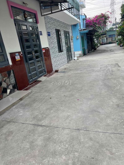 nhà cho nguyen căn phun nội that vao sẵn ở