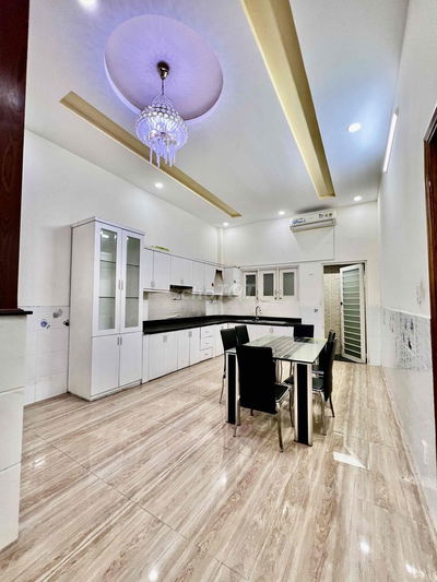 Cho Thuê Nhà Sạch Sẻ DT 6x20m 1Trệt 2Lầu 3Pn 4Wc Sân Ôtô Đường Tải