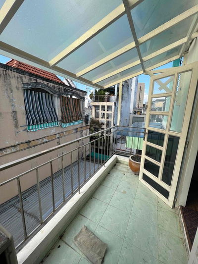 Phòng ban công Nguyễn Văn Cừ Q.5