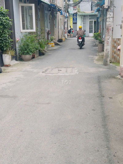 Bán nhà đúc lầu hẻm thông xe hơi 1/ lê đức thọ gò vấp giá 2 ty980 bớt