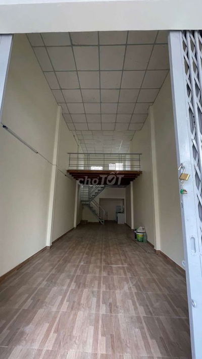 Cho thuê mặt tiền đường phạm văn bạch p15 tân bình.dt 3.5*15. Gác lửng