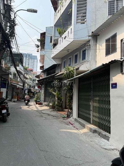 Nhà mặt tiền đường số 30 Lâm văn bền Quận 7.(Nhà mat tiền kinh doanh)