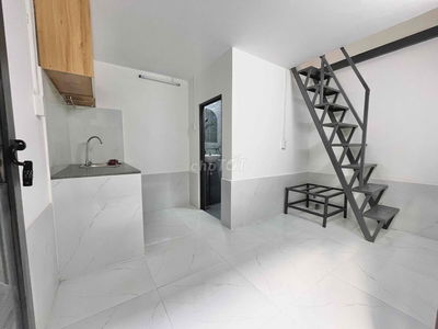 PHÒNG TRỌ CÓ BAN CÔNG GẦN PHẠM VĂN ĐỒNG - LÀNG ĐẠI HỌC