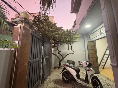 DÃY PHÒNG TRỌ 1 TRỆT 1 LẦU FULL NỘI THẤT CÓ BAN CÔNG, CỬA SỔ TRỜI